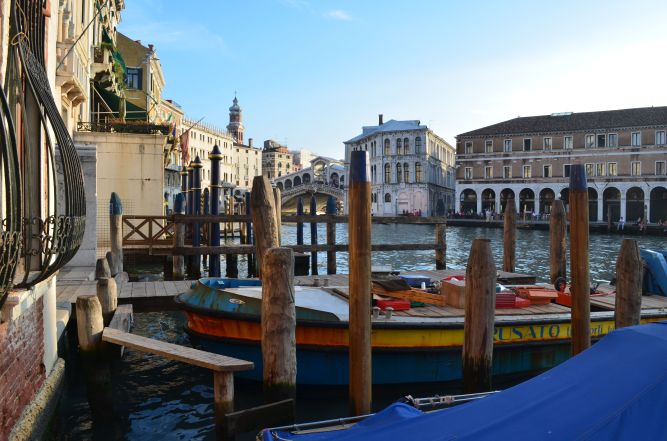 Look left (DR window in foreground)