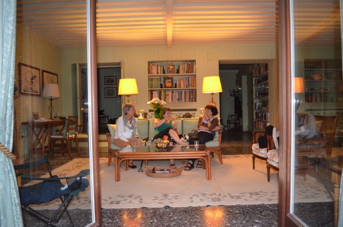 Mama and friends in LR